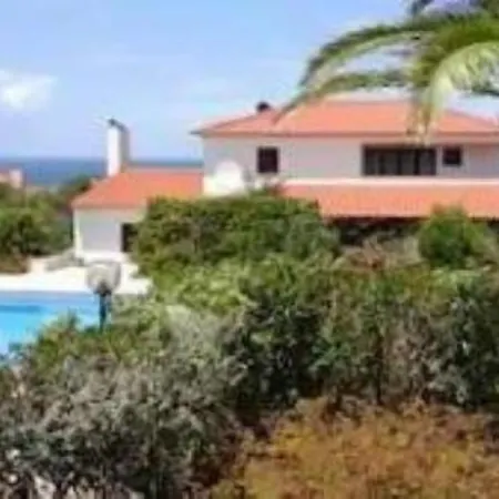 Alto Da Bed & Breakfast Colares