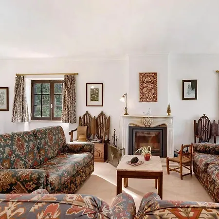Alto Da Bed & Breakfast Colares